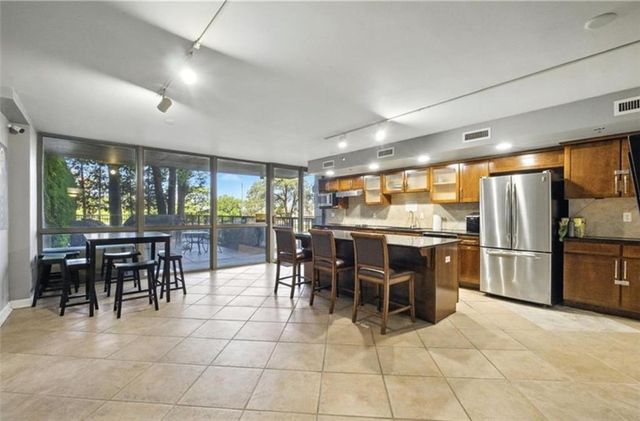 600 E Admiral Boulevard 1703, Kansas City, MO 64106