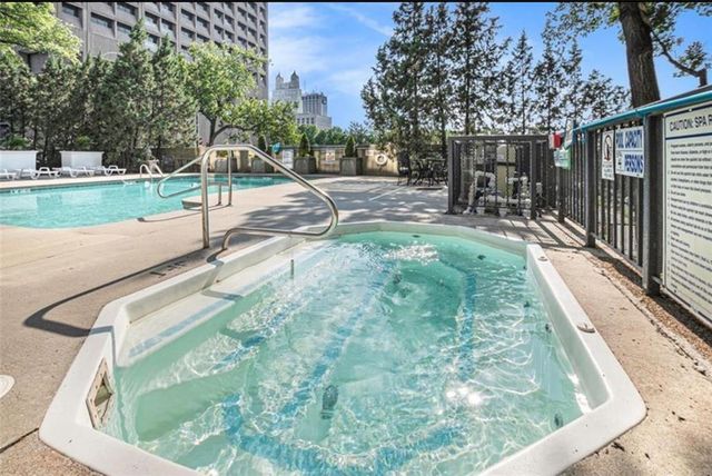 600 E Admiral Boulevard 1703, Kansas City, MO 64106