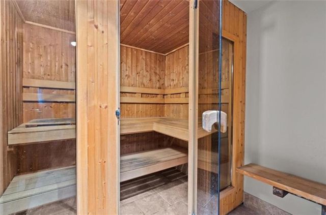 600 E Admiral Boulevard 1703, Kansas City, MO 64106