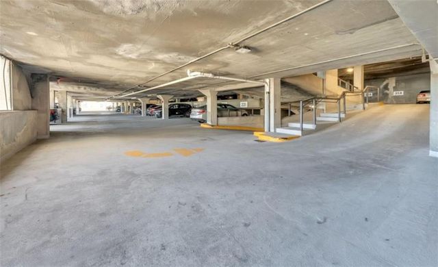 600 E Admiral Boulevard 1703, Kansas City, MO 64106