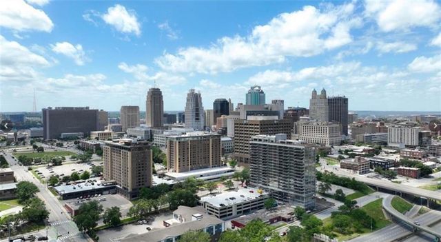 600 E Admiral Boulevard 1703, Kansas City, MO 64106