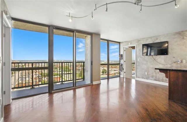600 E Admiral Boulevard 1703, Kansas City, MO 64106