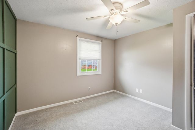 2305 W Clearview Drive, Marion, IN 46952