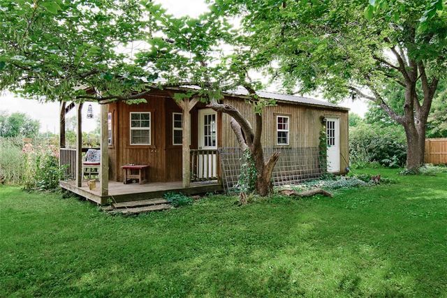 735 E Parks Street, Prairie Grove, AR 72753