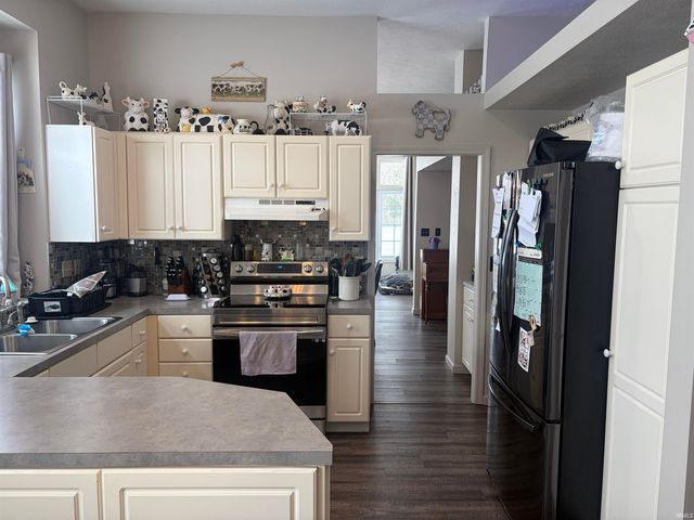 8123 W Ashford Lane, Muncie, IN 47304