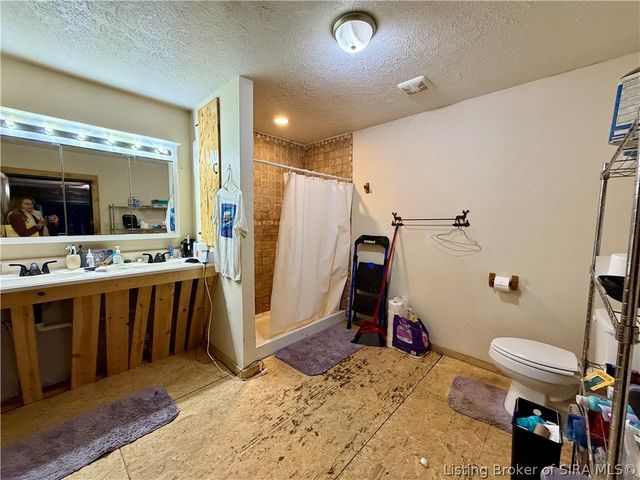 2099 E Gardner Lane, Madison, IN 47250