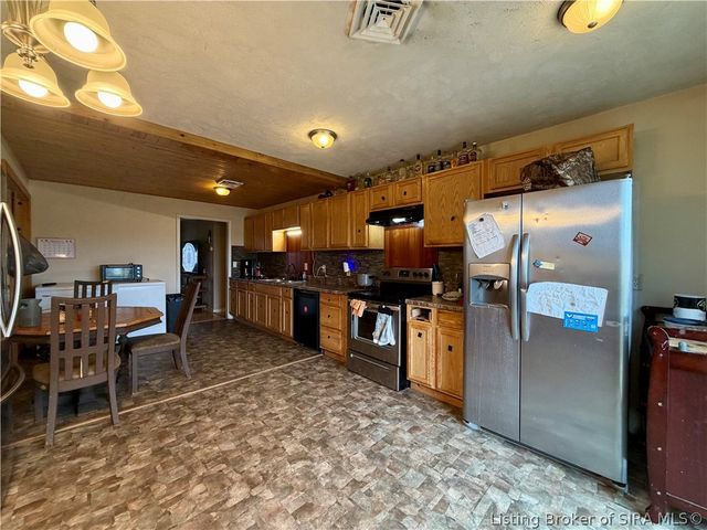 2099 E Gardner Lane, Madison, IN 47250