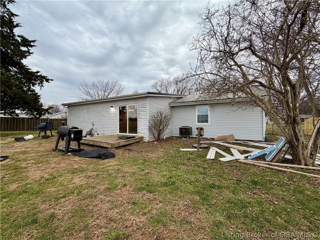 2099 E Gardner Lane, Madison, IN 47250