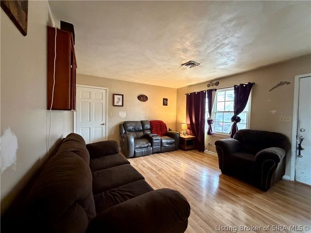 2099 E Gardner Lane, Madison, IN 47250