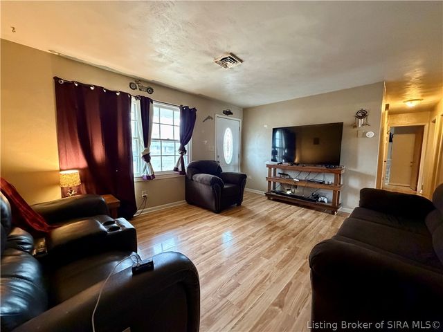 2099 E Gardner Lane, Madison, IN 47250