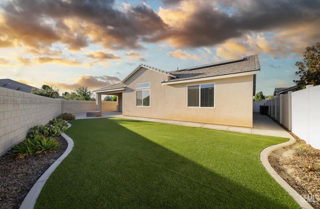 14317 Pemberley Passage, Bakersfield, CA 93311