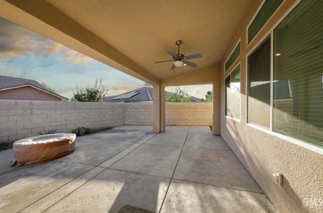 14317 Pemberley Passage, Bakersfield, CA 93311