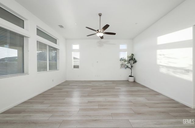 14317 Pemberley Passage, Bakersfield, CA 93311