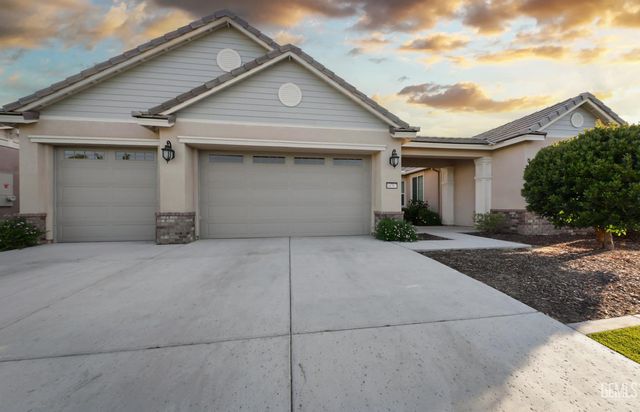14317 Pemberley Passage, Bakersfield, CA 93311