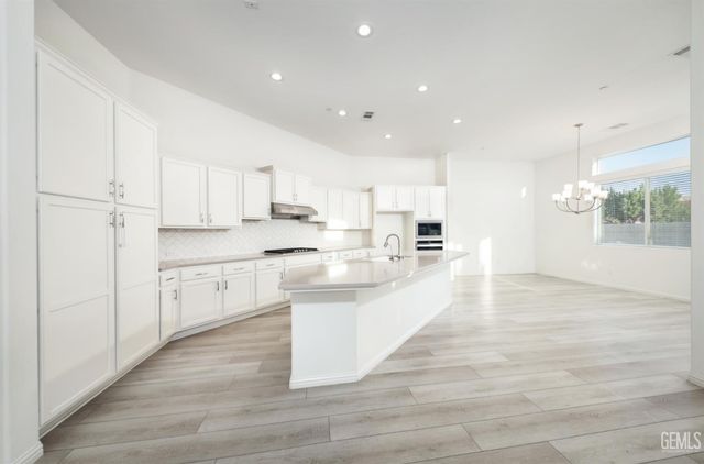 14317 Pemberley Passage, Bakersfield, CA 93311
