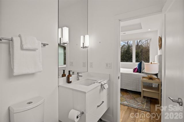 1267 Realta Drive, Charlotte, NC 28211