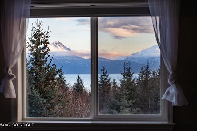 925 Soundview Avenue, Homer, AK 99603