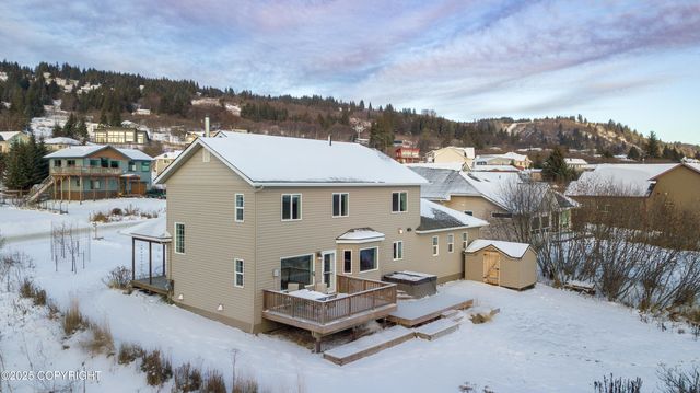 925 Soundview Avenue, Homer, AK 99603