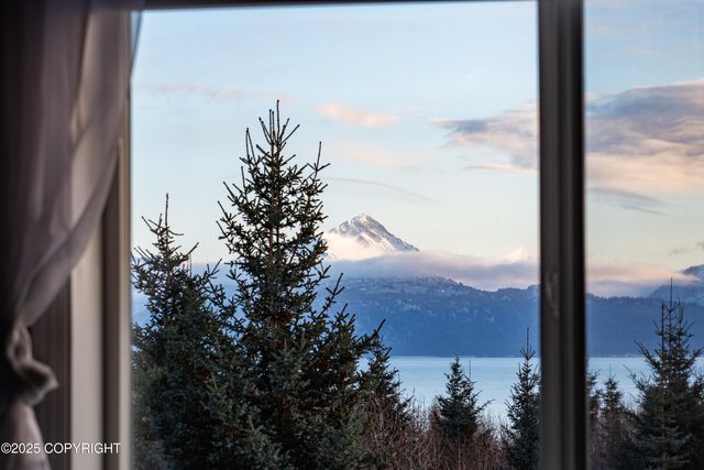 925 Soundview Avenue, Homer, AK 99603