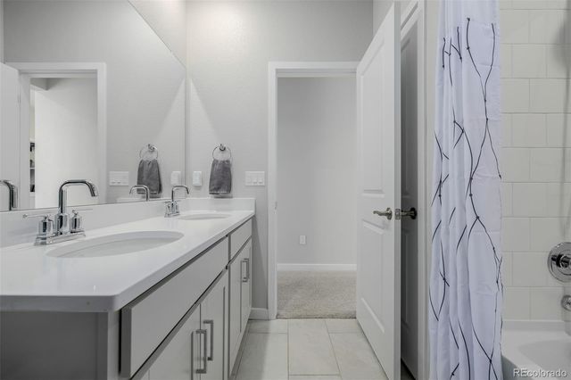 23652 E 40th Avenue, Aurora, CO 80019