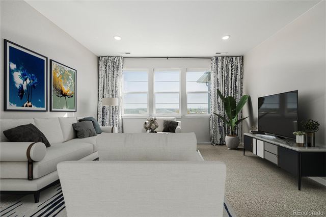 23652 E 40th Avenue, Aurora, CO 80019