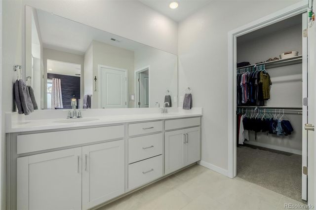 23652 E 40th Avenue, Aurora, CO 80019