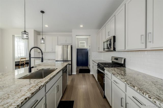 23652 E 40th Avenue, Aurora, CO 80019