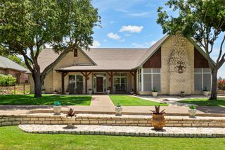 5217 Fairway Circle, Granbury, TX 76049