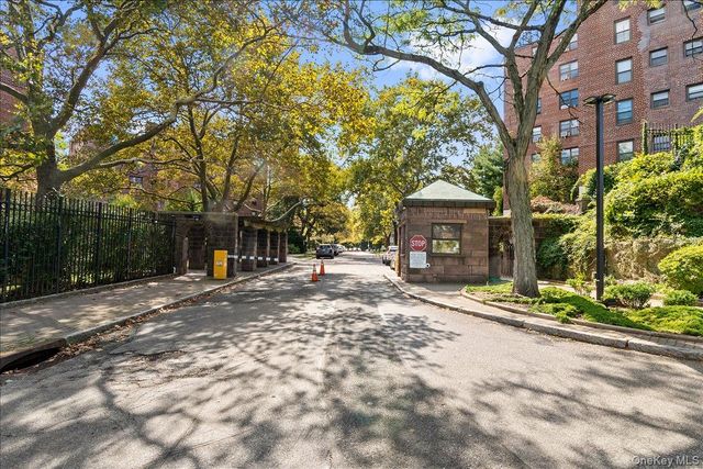 154 Pearsall Dr 1E, Mount Vernon, NY 10552