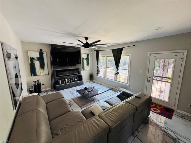 748 Greenwing DR, Chesapeake, VA 23323