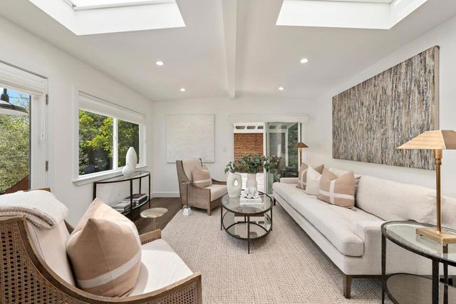 1858 Alameda De Las Pulgas, Redwood City, CA 94061