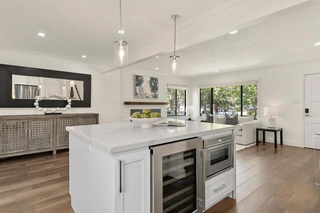 1858 Alameda De Las Pulgas, Redwood City, CA 94061