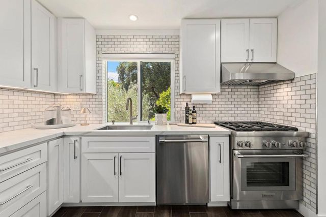 1858 Alameda De Las Pulgas, Redwood City, CA 94061