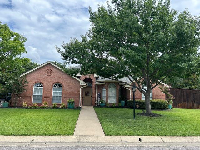 5005 Shadowood Trail, Colleyville, TX 76034