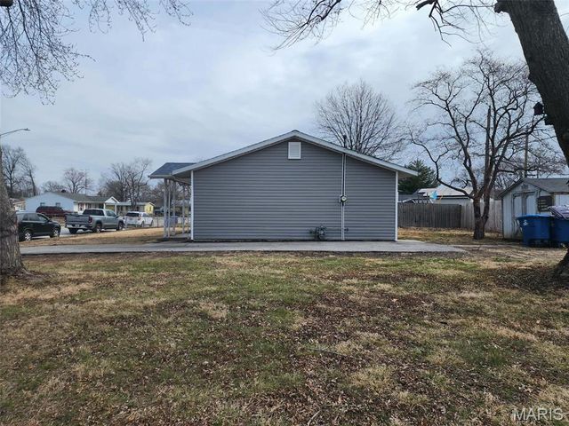 2200 Glen Drive, Granite City, IL 62040