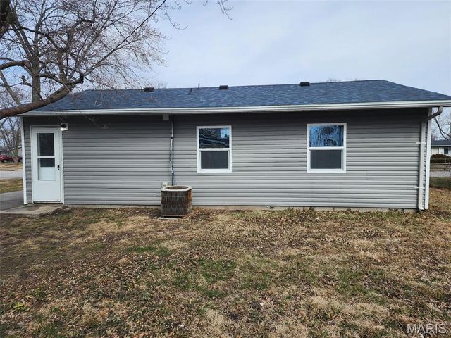 2200 Glen Drive, Granite City, IL 62040