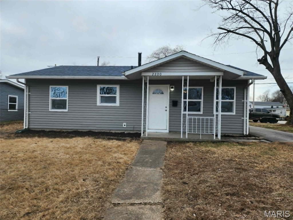 2200 Glen Drive, Granite City, IL 62040
