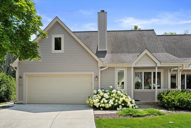 N13W6855 Pheasant COURT, Cedarburg, WI 53012