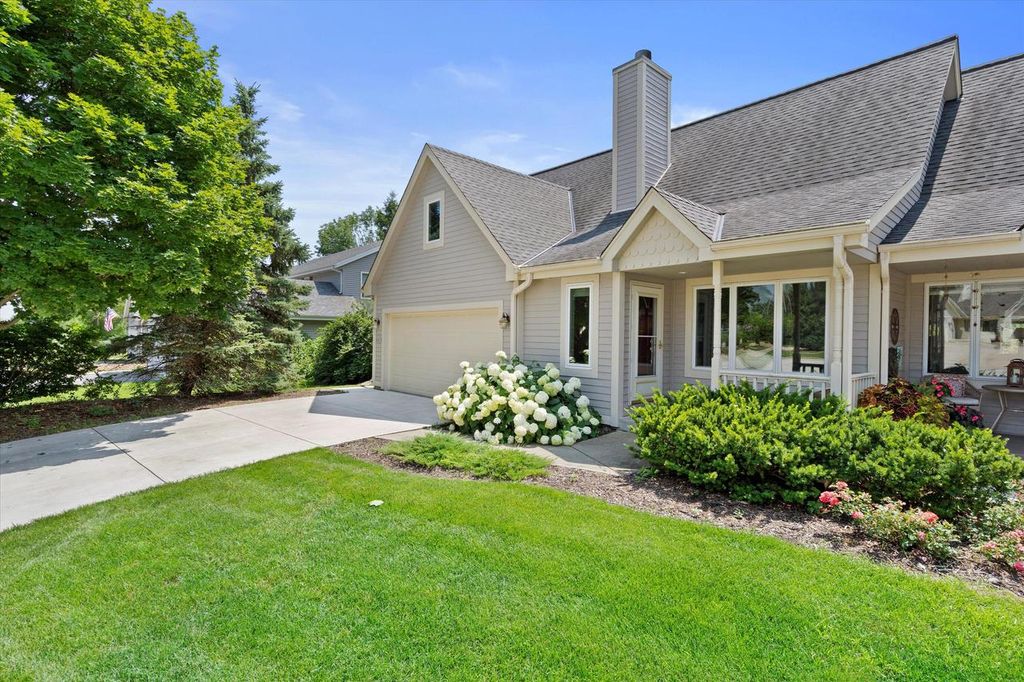 N13W6855 Pheasant COURT, Cedarburg, WI 53012