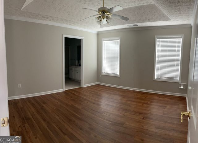 802 Village Place, Loganville, GA 30052