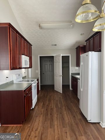 802 Village Place, Loganville, GA 30052