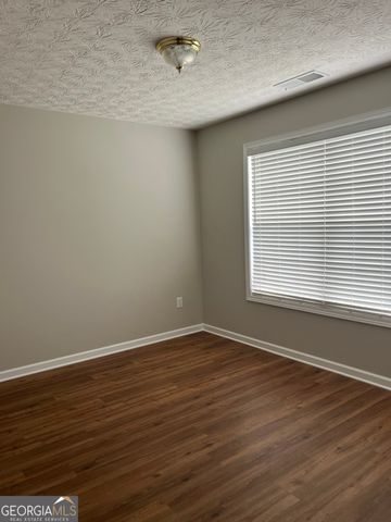 802 Village Place, Loganville, GA 30052