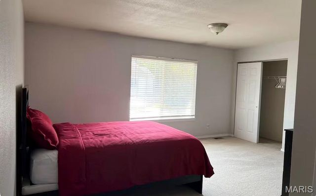 142 Hickory Ridge Drive, St Robert, MO 65584