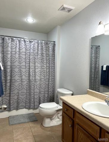 142 Hickory Ridge Drive, St Robert, MO 65584