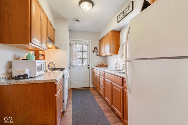 84 E Fruitdale Road, Morgantown, IN 46160