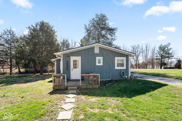 84 E Fruitdale Road, Morgantown, IN 46160