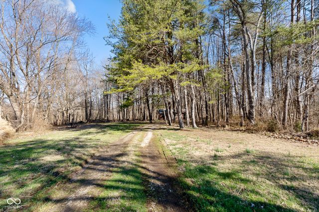 84 E Fruitdale Road, Morgantown, IN 46160