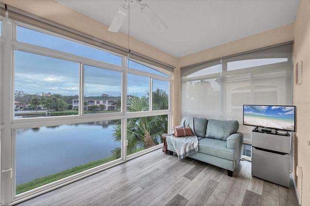 308 GONDOLA PARK DRIVE 308, Venice, FL 34292
