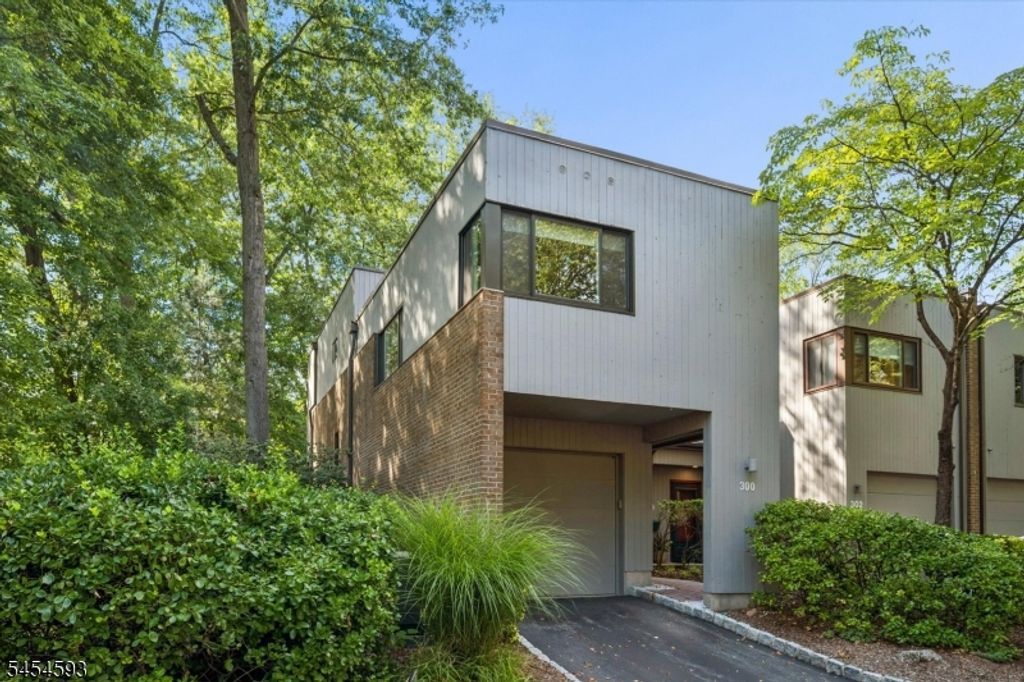 300 Pond Ct, Washington Twp., NJ 07676 — photo 3