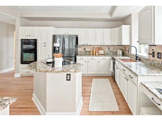 424 Canyon Point Cir, Golden, CO 80403